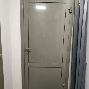 Серая алюминиевая дверь GFTD706